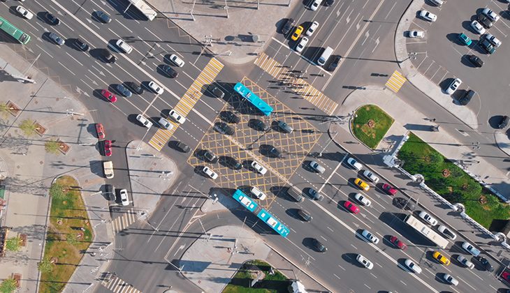 Geçiş Üstünlüğü ile Trafik Akışını Nasıl Düzenleriz?