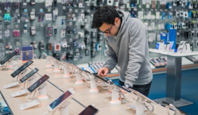 Çizik Telefon Ekranlarını Parlatmanın Şaşırtıcı Yolu