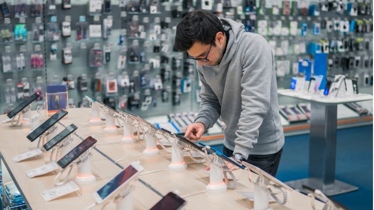 Çizik Telefon Ekranlarını Parlatmanın Şaşırtıcı Yolu